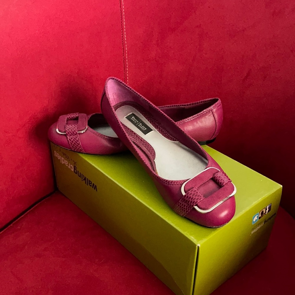 WHITE HOUSE BLACK  MARKET  LEATHER SHOES